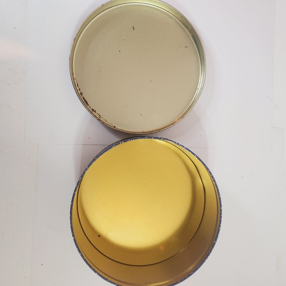 Holiday Cookie Tin Gift Box Baker's Cart with Horse - Picture 7 of 7